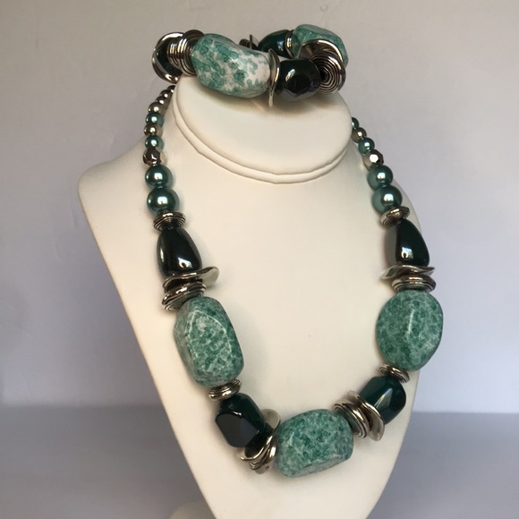 Paparazzi Faux Turquoise Statement Necklace and Stretch Bracelet - Picture 5 of 6